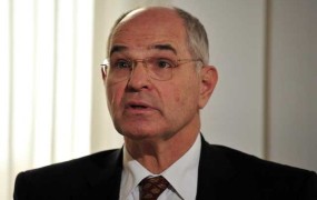 Fišer napadel Klemenčiča: Obnaša se bolj kot predsednik KPK kot pa minister