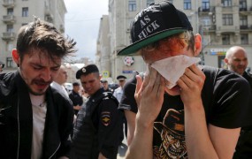 V Moskvi s kislino napadli aktiviste za pravice istospolnih