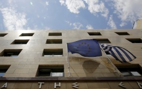 Napeto srečanje evroskupine o grški krizi