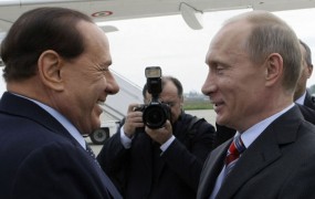 Sibirske počitnice Vladimirja in Silvia: Putin in Berlusconi v koči v odročni Sibiriji