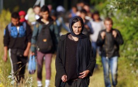 Danska skuša val migrantov zajeziti z ostrejšo azilno politiko