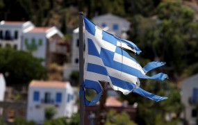 Grki danes na zgodovinski referendum, izid naj bi bil tesen