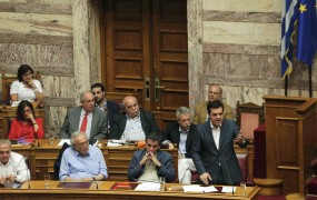 Grški parlament potrdil reforme, Varufakis glasoval proti