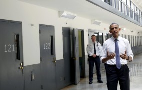 Obama je prvi predsednik ZDA, ki je obiskal kak zvezni zapor