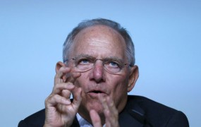 Schäuble: Raje odstopim kot spremenil stališče glede Grčije