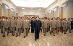 Fantastična 99,97-odstotna udeležba na lokalnih volitvah v Severni Koreji