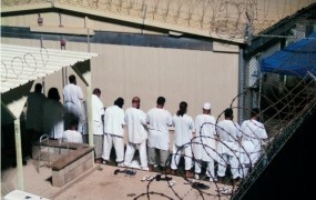 Bela hiša z novim načrtom za zaprtje Guantanama