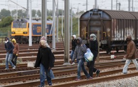 Na Madžarskem na vlakih v Avstrijo kmalu oboroženi avstrijski policisti