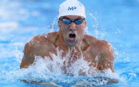 "Prevara!" Gledalci so besni, ker Michael Phelps ni plaval proti pravemu morskemu psu