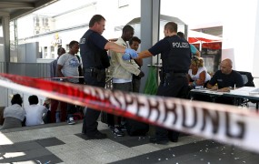 Nemški policijski sindikat bi migrante ustavljal z vrnitvijo nadzora na notranjih mejah EU
