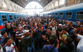 Železniška postaja v Budimpešti znova odprta za migrante