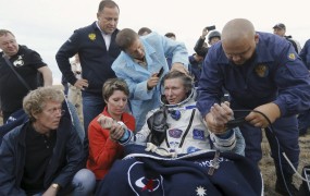 Rus v vesolju preživel rekordnih 879 dni