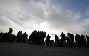 V Avstrijo iz Slovenije prišlo 43 Iračanov in Sircev
