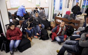 Finska krepi nadzor nad migranti na meji s Švedsko