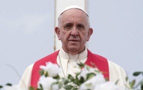 Papež Frančišek na Kubi izpostavil požrtvovalnost Cerkve v komunističnem režimu