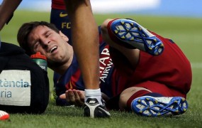 Poškodovani Messi bo moral počivati kar dva meseca