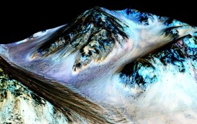NASA: Na Marsu smo odkrili tekočo vodo