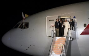 Papež Frančišek sklenil obisk ZDA s pozivom k ljubezni