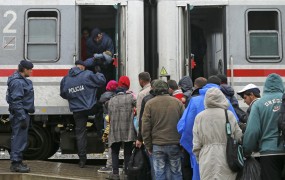 Čez Hrvaško do danes skoraj 91.000 migrantov in beguncev
