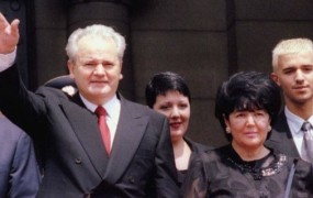 Miloševićeva vdova Mirjana Marković v avtobiografiji hvali Slobodana
