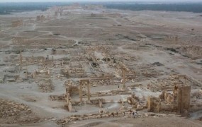 "Triumf" džihada: Islamska država uničila slavolok zmage v Palmiri
