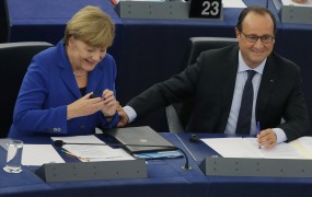 Hollande v Evropskem parlamentu: Propad schengna bi bil "tragična napaka"