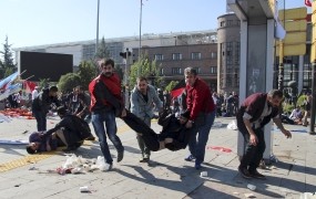 V eksplozijah v Ankari na desetine mrtvih in več kot sto ranjenih 