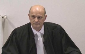 Sodniku Škobernetu še pol leta zapora zaradi krivega pričanja