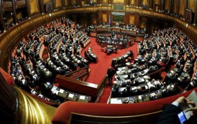 Italijanski senat o "materi vseh reform" - zmanjšanju svojih pristojnosti