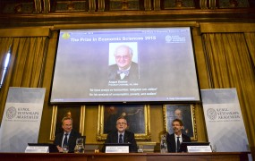 Nobelova nagrada za ekonomijo letos Angusu Deatonu
