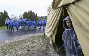 Na Madžarsko vstopilo bistveno manj beguncev, brez novih prišlekov na madžarsko-avstrijski meji