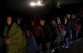 Hrvati nam brez obvestila pošiljajo migrante: 1000 tu, 700 tam ...
