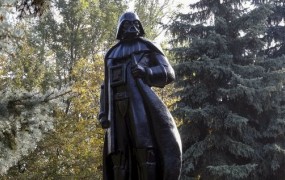 V Ukrajini namesto Lenina zlobnež iz galaksije daleč stran