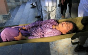 Silovit potres v Pakistanu in Afganistanu terjal na stotine žrtev