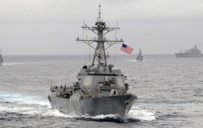 Ameriška vojaška ladja razburila Kitajce