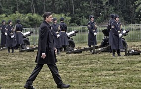 Pahor v mnenju DZ poziva k povečanju denarja za policijo in vojsko