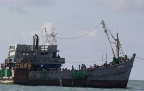 Italijani na ladji z migranti odkrili terorista