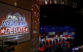 Republikanski predsedniški kandidati zadovoljni z voditelji svojega četrtega televizijskega soočenja
