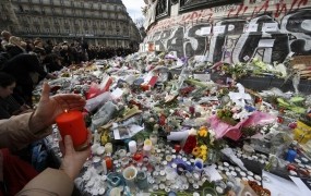 Zaradi napadov v Parizu utihnila glasba po Evropi