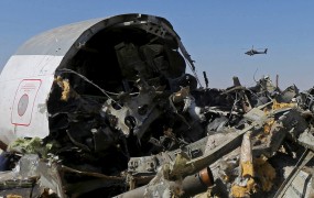 Kommersant: Bomba na ruskem letalu domnevno nameščena pod sedež potnika