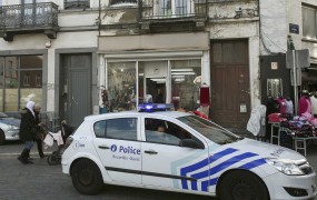 V Bruslju nove policijske racije, Belgija bo začela zapirati povratnike iz Sirije