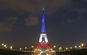V Parizu danes osrednja žalna slovesnost po napadih
