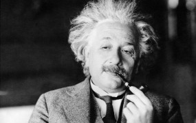 Einsteinovo pismo s teorijo relativnosti prodali za več kot 80.000 evrov