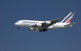 Air France zaradi terorističnih napadov izgubil 50 milijonov evrov prihodkov