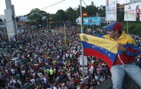 Venezuelska opozicija je osvojila dvotretjinsko večino
