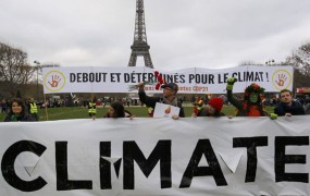 V Parizu 195 držav sprejelo nov globalni podnebni dogovor