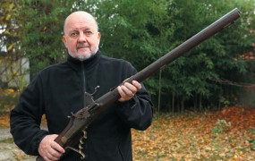 Zmago Jelinčič Plemeniti ima v lasti okoli 240 kosov strelnega orožja