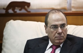 Namestnik izraelskega premierja odstopil zaradi obtožb o spolnem nadlegovanju