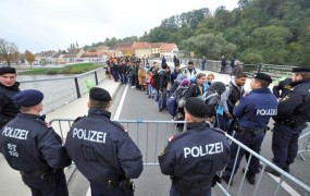 V Avstriji med begunci odkrili domnevna džihadista, osumljena umorov in mučenja