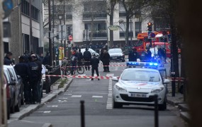 Pokol v uredništvu Charlie Hebdo začel leto terorizma
